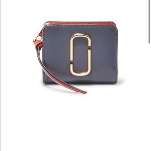 The Mini Compact Wallet in Cylinder grey multi